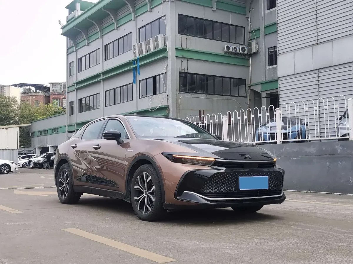 2023 Toyota CrownSportCross 2.5L 185HP L4 E-CVT Hybrid,autocango,china used car exporter,china ev exporter,chinese used car exporter,chinese used ev exporter