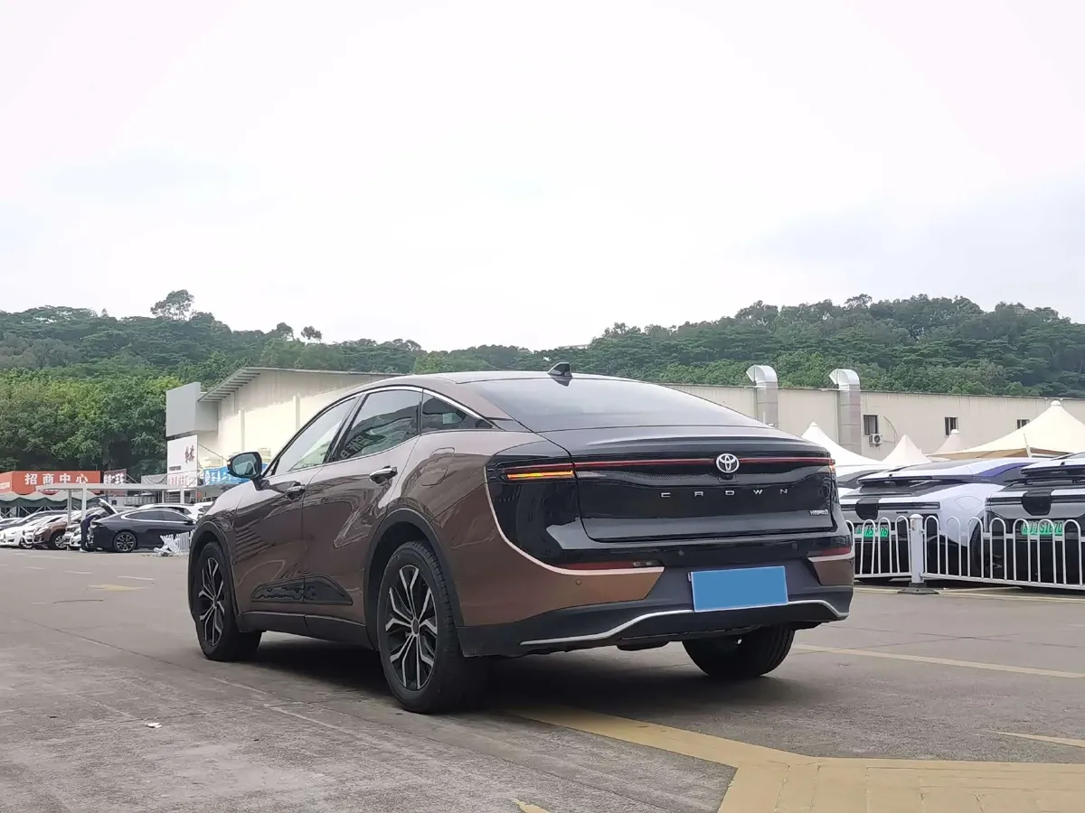 2023 Toyota CrownSportCross 2.5L 185HP L4 E-CVT Hybrid,autocango,china used car exporter,china ev exporter,chinese used car exporter,chinese used ev exporter