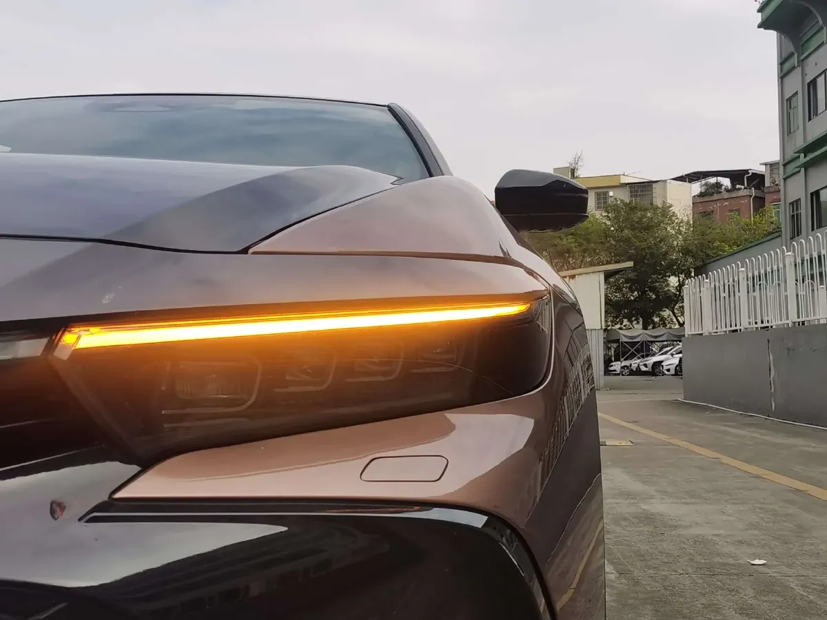 2023 Toyota CrownSportCross 2.5L 185HP L4 E-CVT Hybrid,autocango,china used car exporter,china ev exporter,chinese used car exporter,chinese used ev exporter