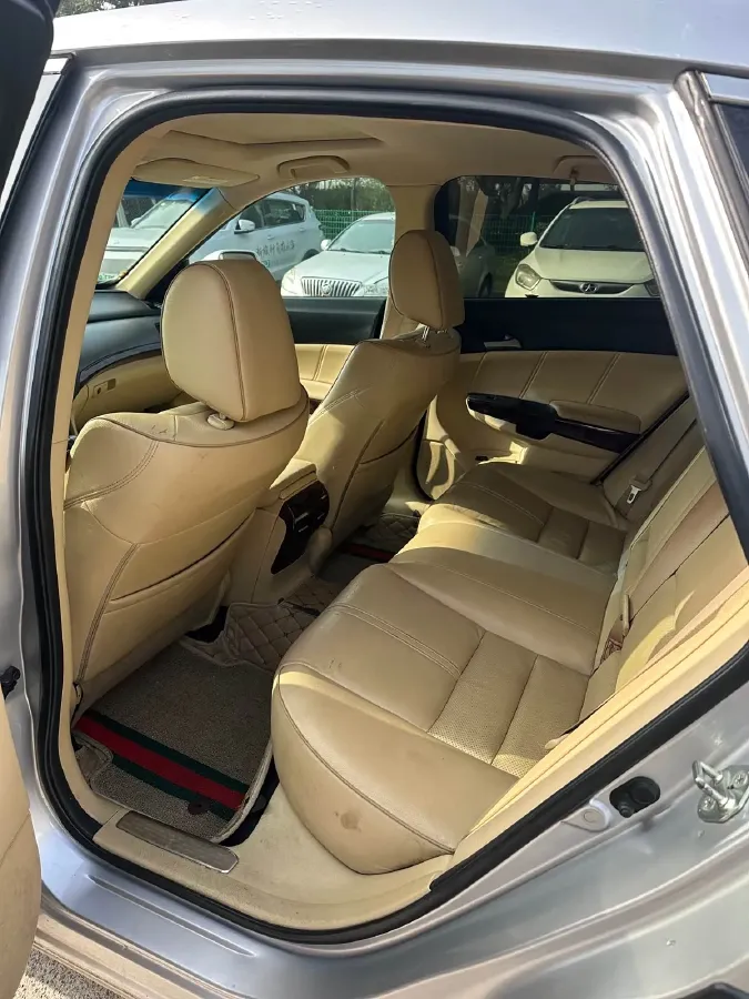 2011 Honda Crosstour 3.5L 280HP V6 5AT,autocango,china used car exporter,china ev exporter,chinese used car exporter,chinese used ev exporter