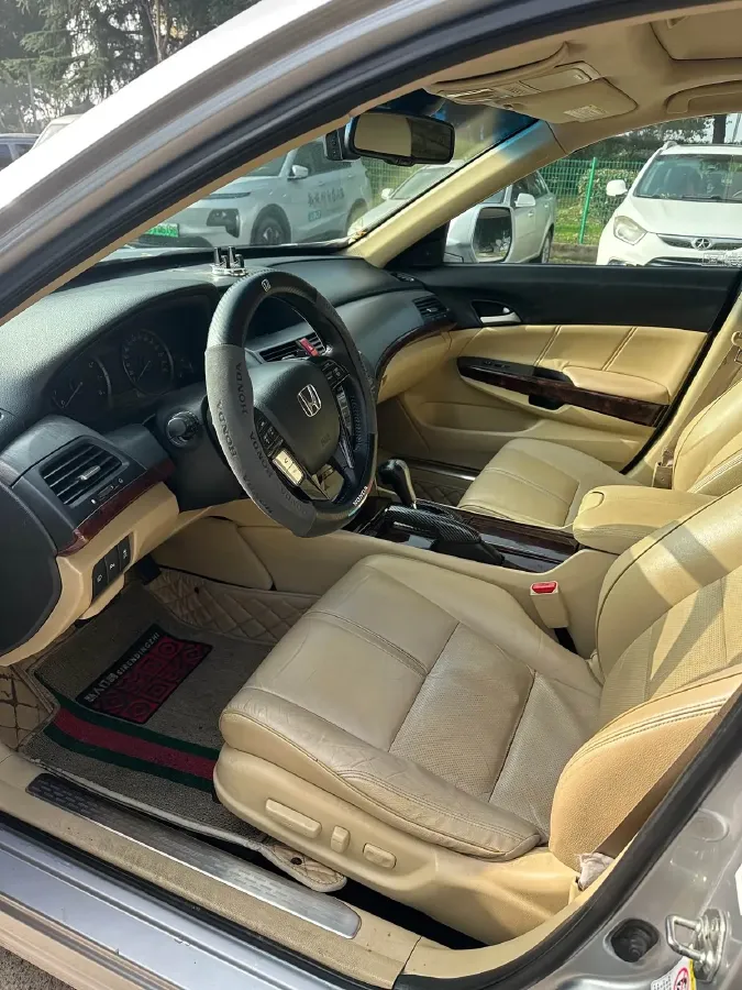 2011 Honda Crosstour 3.5L 280HP V6 5AT,autocango,china used car exporter,china ev exporter,chinese used car exporter,chinese used ev exporter