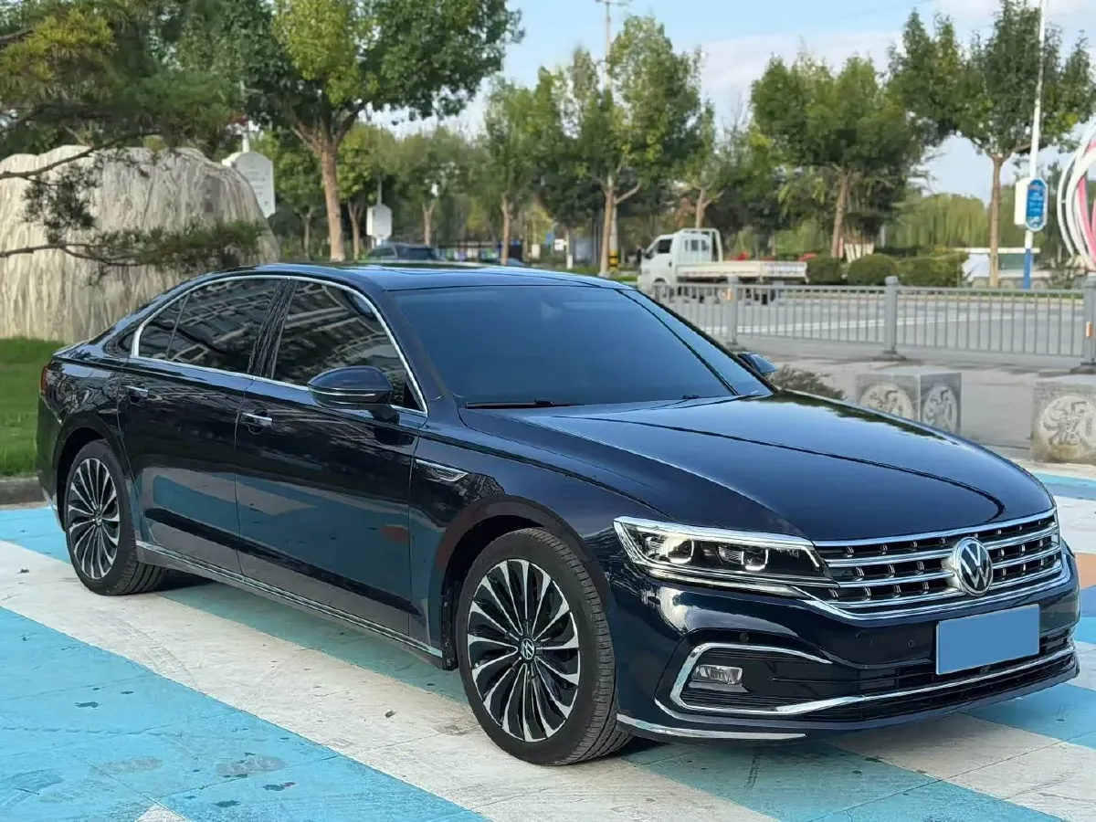 2021 Volkswagen Phideon 2.0T 224HP L4 7DCT,autocango,china used car exporter,china ev exporter,chinese used car exporter,chinese used ev exporter