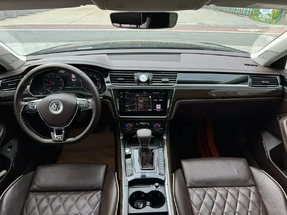 2019 Volkswagen Phideon 3.0T 299HP V6 7DCT,autocango,china used car exporter,china ev exporter,chinese used car exporter,chinese used ev exporter