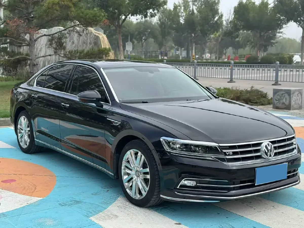 2019 Volkswagen Phideon 3.0T 299HP V6 7DCT,autocango,china used car exporter,china ev exporter,chinese used car exporter,chinese used ev exporter