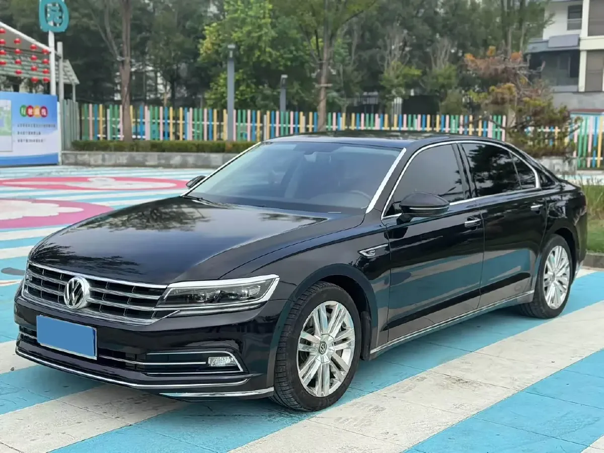 2019 Volkswagen Phideon 3.0T 299HP V6 7DCT,autocango,china used car exporter,china ev exporter,chinese used car exporter,chinese used ev exporter