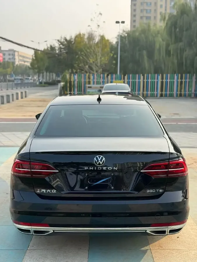 2021 Volkswagen Phideon 2.0T 224HP L4 7DCT,autocango,china used car exporter,china ev exporter,chinese used car exporter,chinese used ev exporter