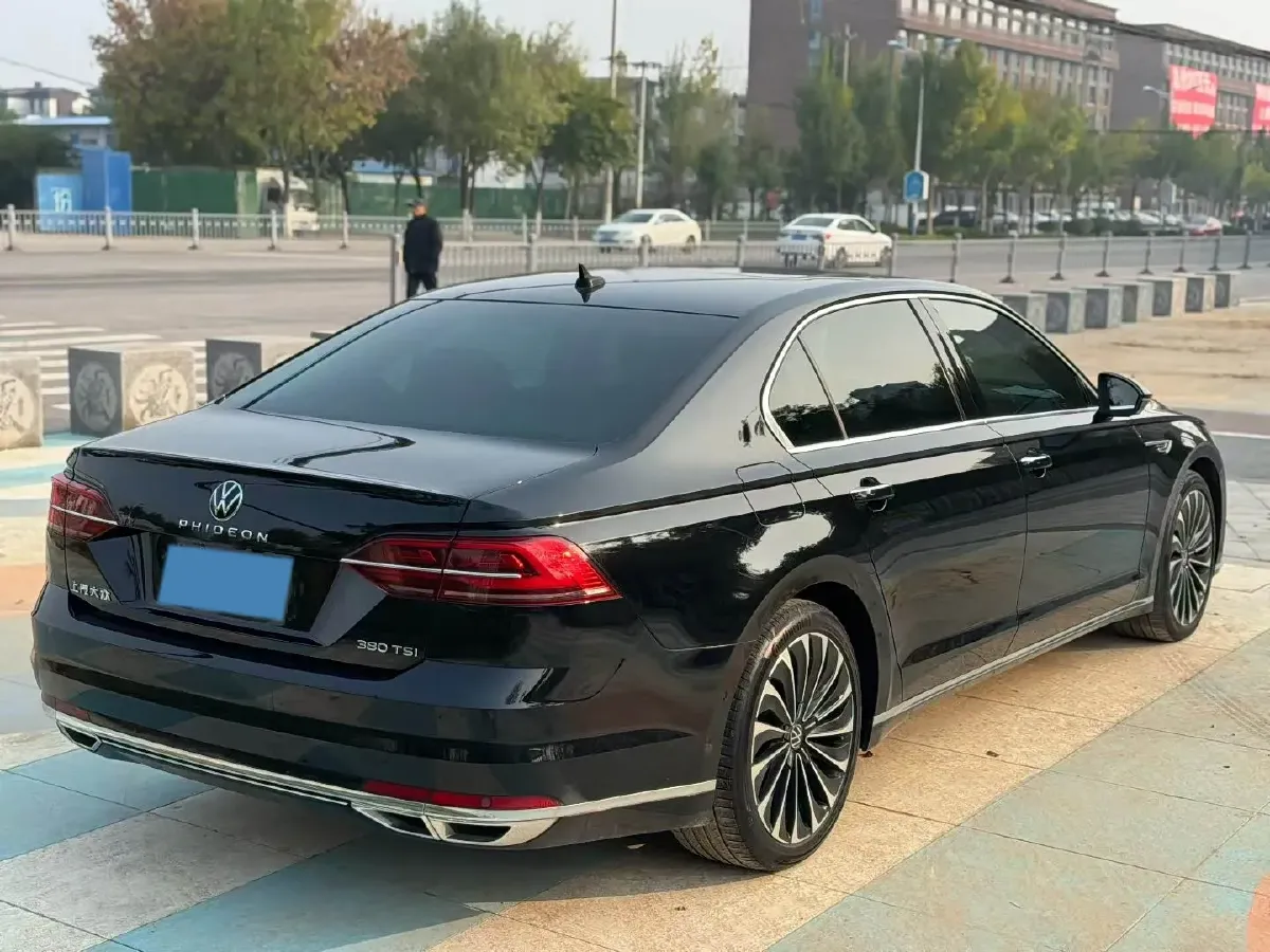 2021 Volkswagen Phideon 2.0T 224HP L4 7DCT,autocango,china used car exporter,china ev exporter,chinese used car exporter,chinese used ev exporter