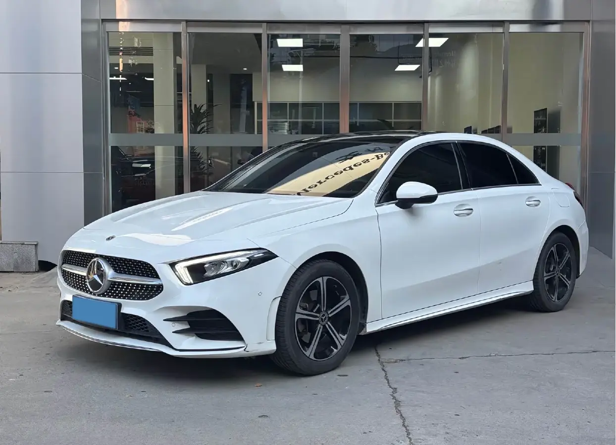 2022 Mercedes-Benz A Class 1.3T 163HP L4 7DCT
