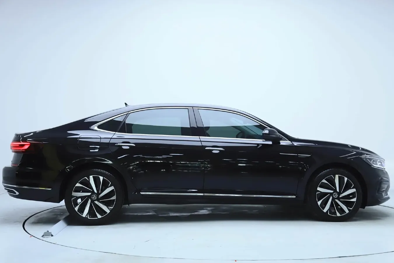 2023 Volkswagen Passat 2.0T 186HP L4 7DCT,autocango,china used car exporter,china ev exporter,chinese used car exporter,chinese used ev exporter