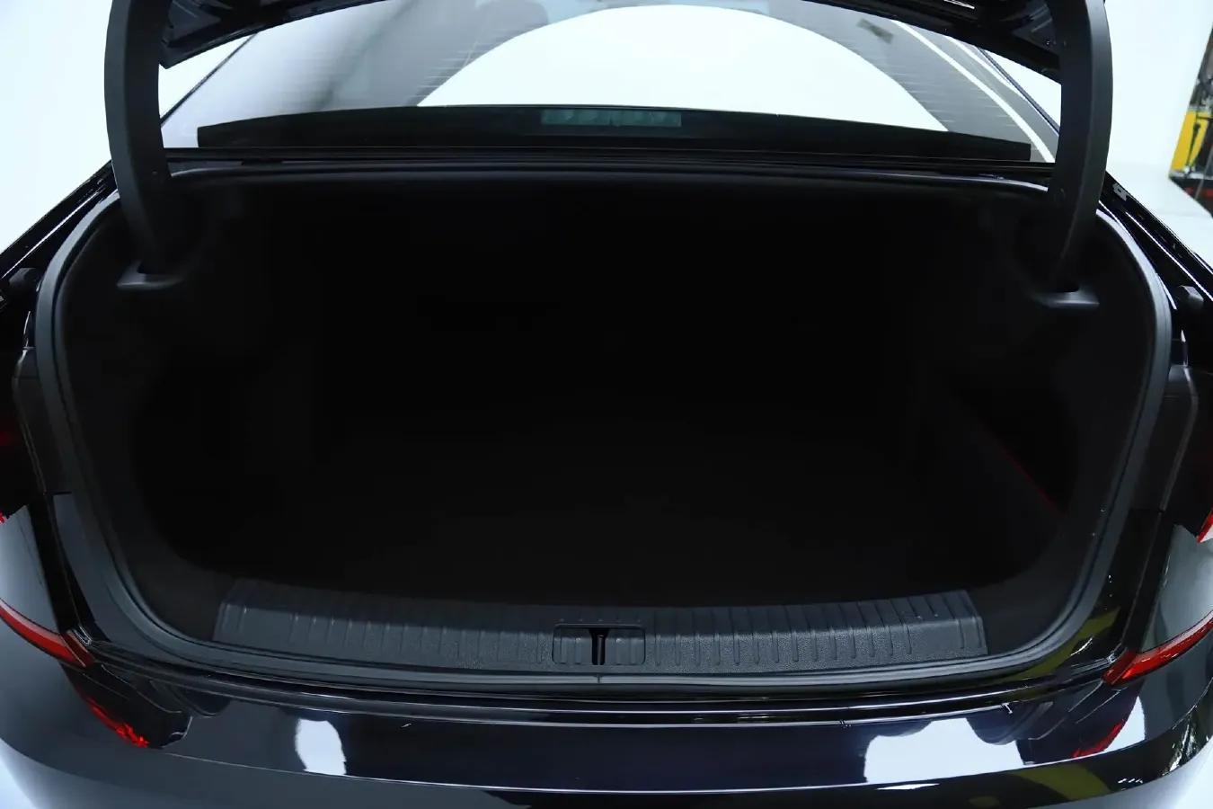 2023 Volkswagen Passat 2.0T 186HP L4 7DCT,autocango,china used car exporter,china ev exporter,chinese used car exporter,chinese used ev exporter