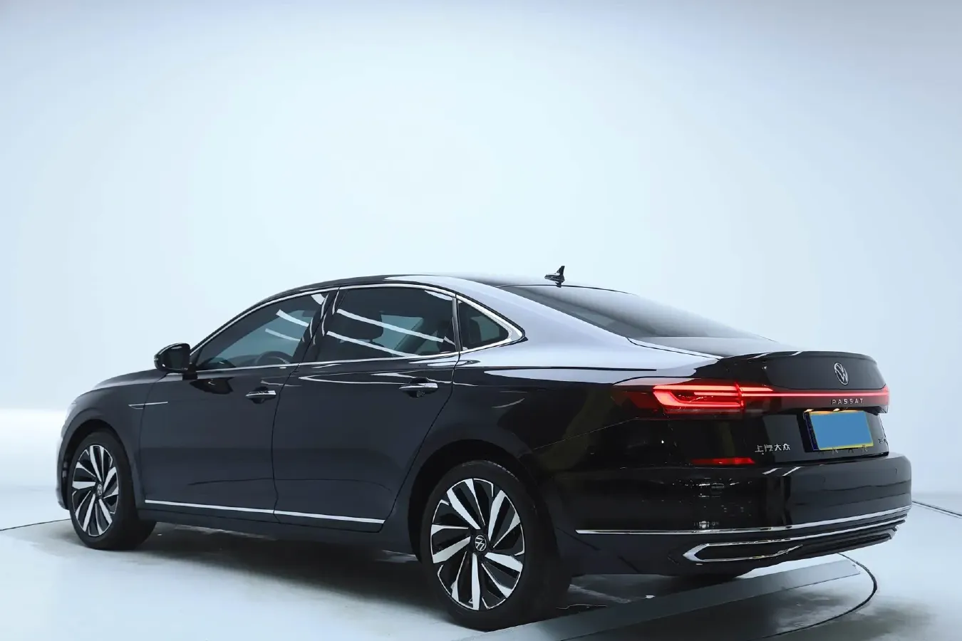 2023 Volkswagen Passat 2.0T 186HP L4 7DCT,autocango,china used car exporter,china ev exporter,chinese used car exporter,chinese used ev exporter