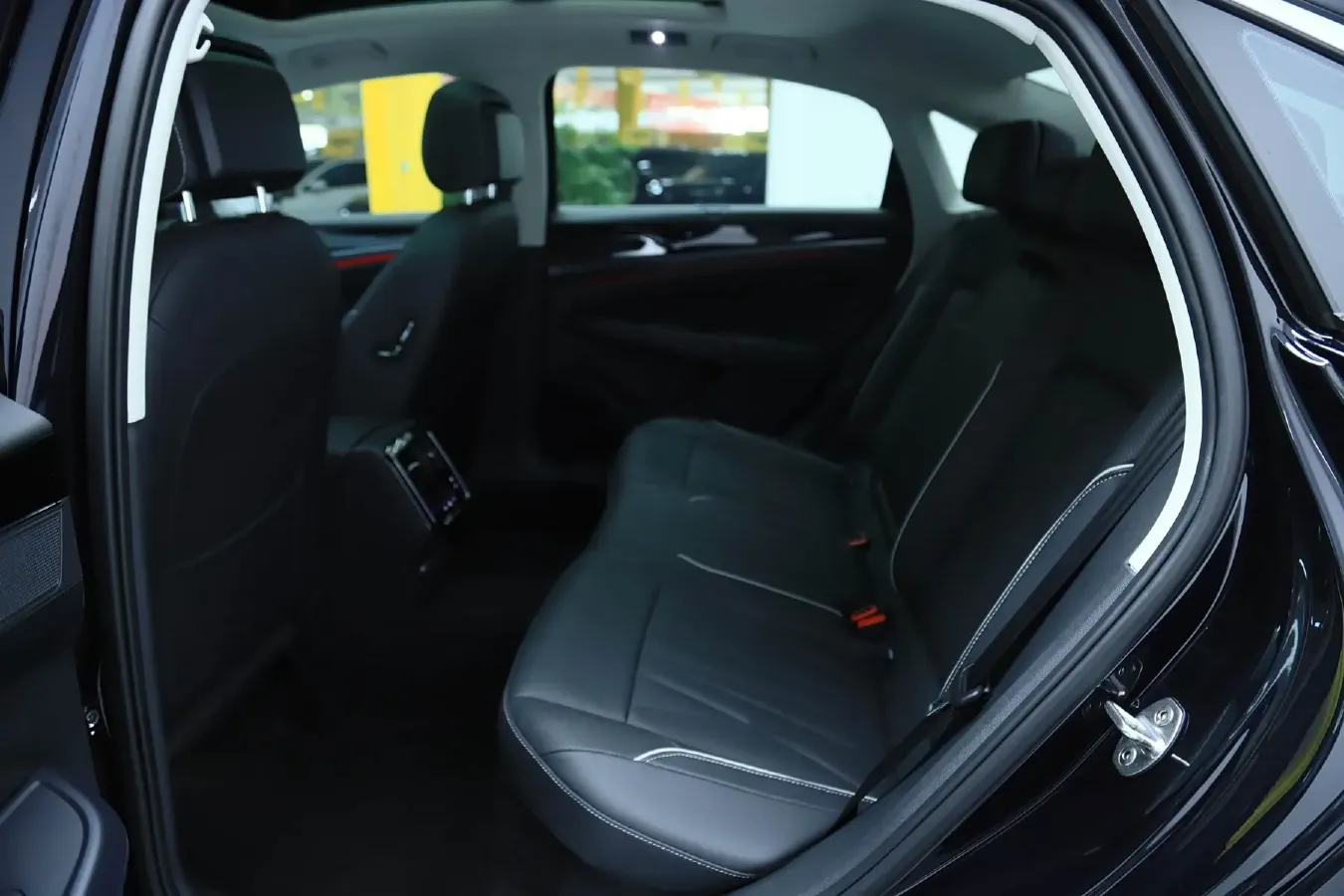 2023 Volkswagen Passat 2.0T 186HP L4 7DCT,autocango,china used car exporter,china ev exporter,chinese used car exporter,chinese used ev exporter