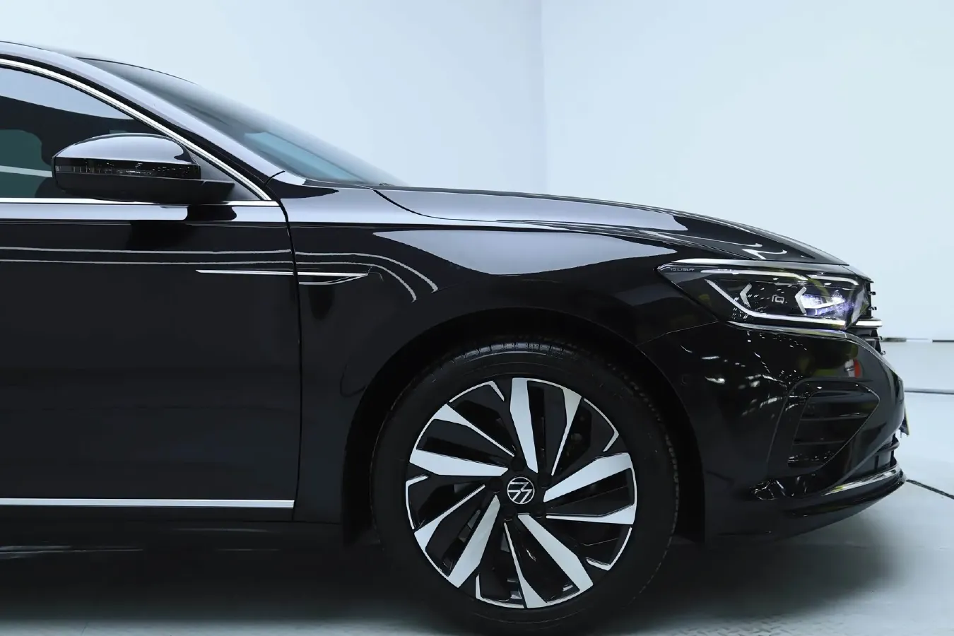 2023 Volkswagen Passat 2.0T 186HP L4 7DCT,autocango,china used car exporter,china ev exporter,chinese used car exporter,chinese used ev exporter