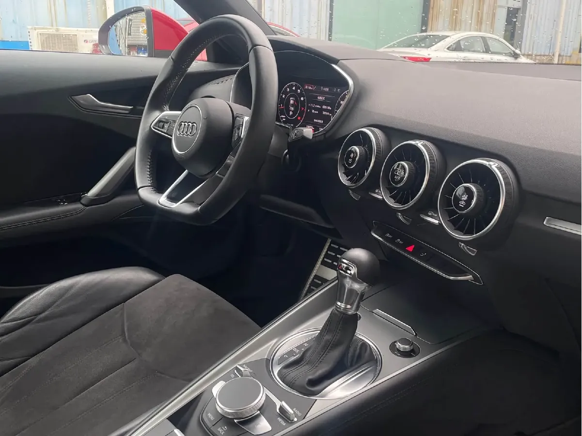 2015 Audi TT 2.0T 230HP L4 6DCT,autocango,china used car exporter,china ev exporter,chinese used car exporter,chinese used ev exporter