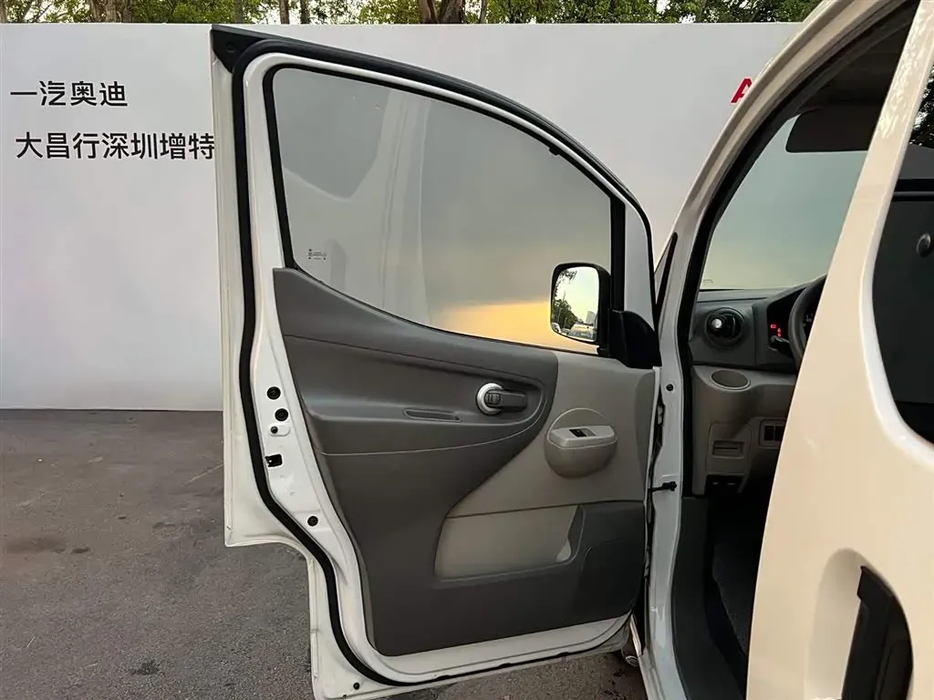 2014 Nissan NV200 1.6L 124HP L4 CVT,autocango,china used car exporter,china ev exporter,chinese used car exporter,chinese used ev exporter