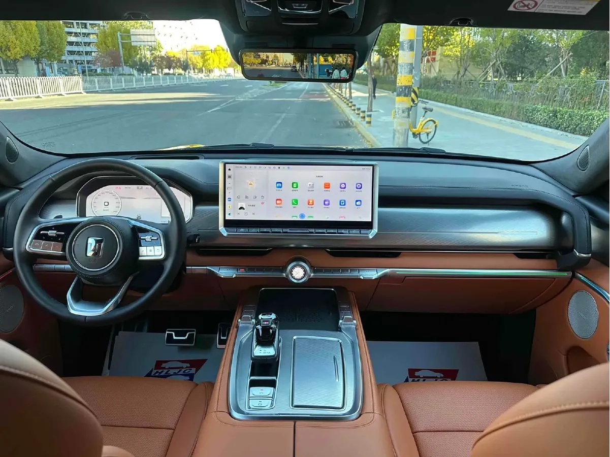 2024 Tank 700 3.0T 360HP V6 9AT PHEV 37.1KWH,autocango,china used car exporter,china ev exporter,chinese used car exporter,chinese used ev exporter