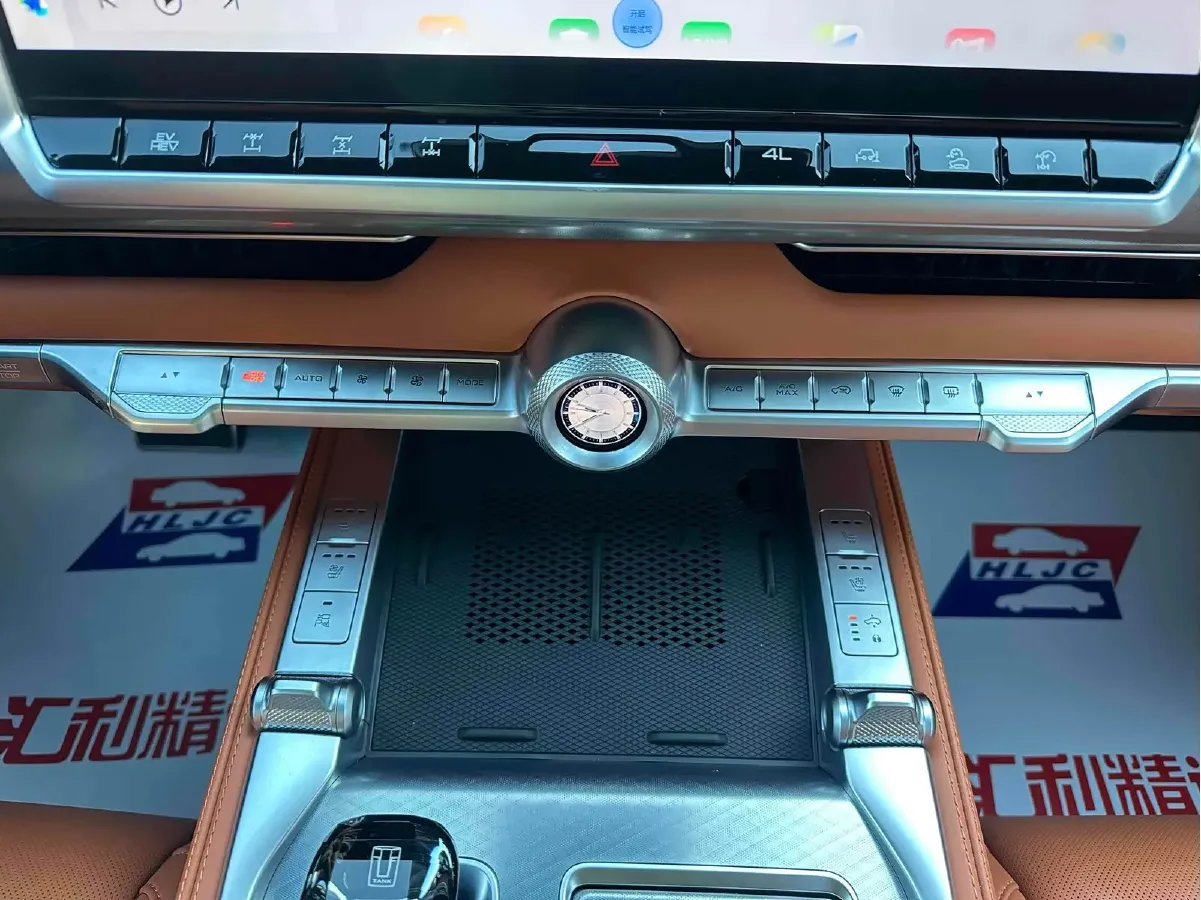 2024 Tank 700 3.0T 360HP V6 9AT PHEV 37.1KWH,autocango,china used car exporter,china ev exporter,chinese used car exporter,chinese used ev exporter