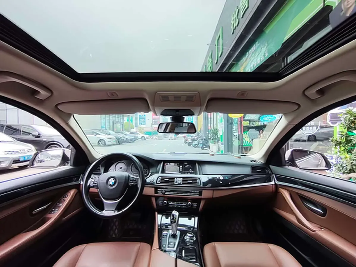 2017 BMW 5 Series 2.0T 184HP L4 8AT,autocango,china used car exporter,china ev exporter,chinese used car exporter,chinese used ev exporter