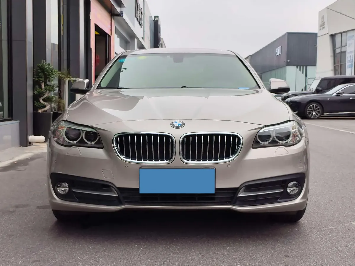 2017 BMW 5 Series 2.0T 184HP L4 8AT,autocango,china used car exporter,china ev exporter,chinese used car exporter,chinese used ev exporter