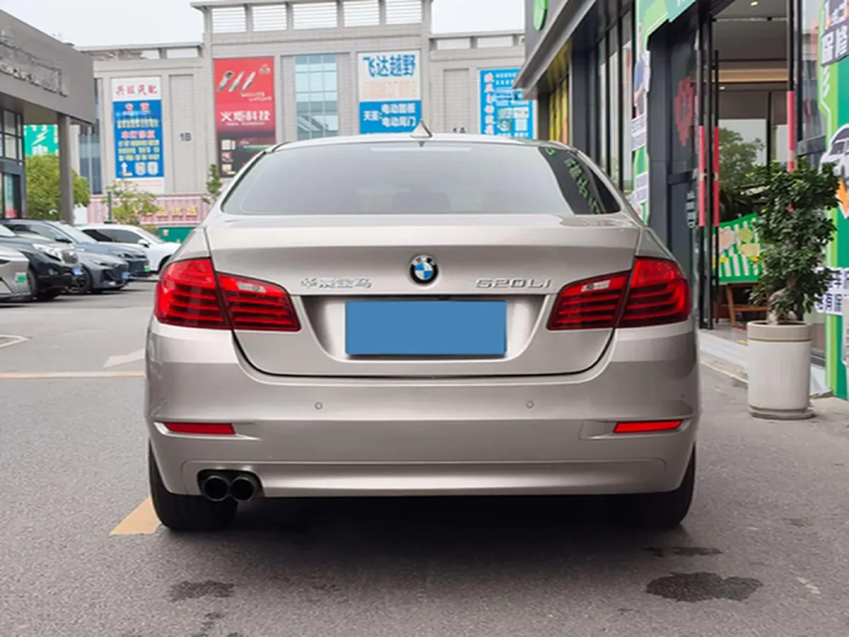 2017 BMW 5 Series 2.0T 184HP L4 8AT,autocango,china used car exporter,china ev exporter,chinese used car exporter,chinese used ev exporter