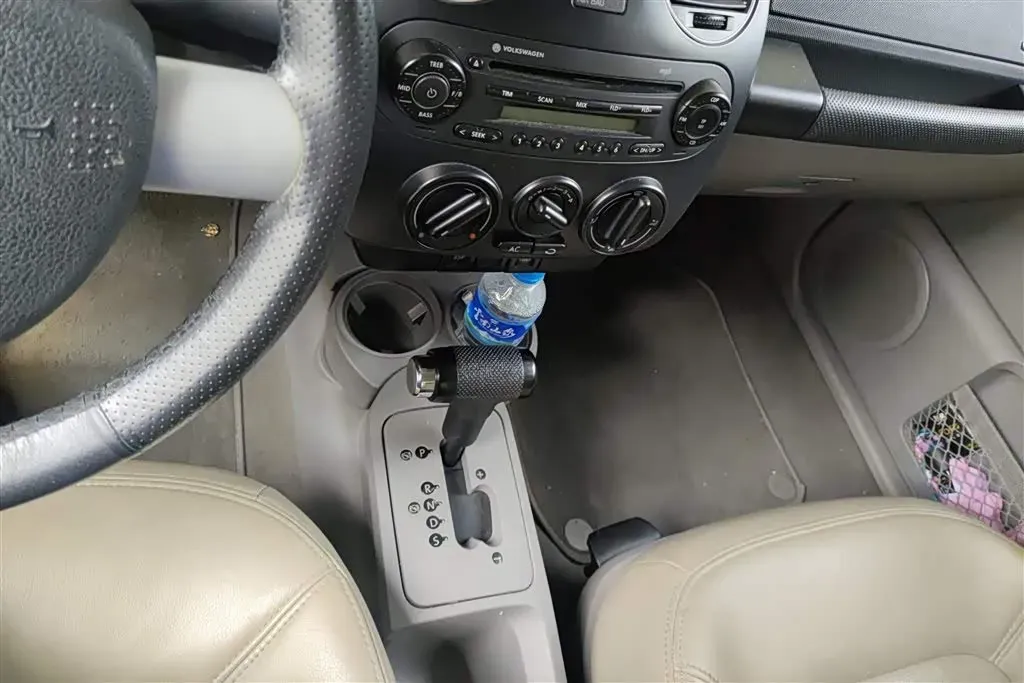 2010 Volkswagen Beetle 2.0L 115HP L4 6AT,autocango,china used car exporter,china ev exporter,chinese used car exporter,chinese used ev exporter