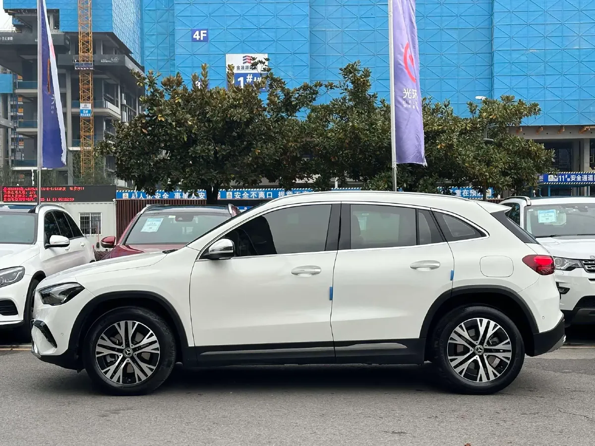 2024 Mercedes-Benz GLA Class 2.0T 190HP L4 8DCT,autocango,china used car exporter,china ev exporter,chinese used car exporter,chinese used ev exporter