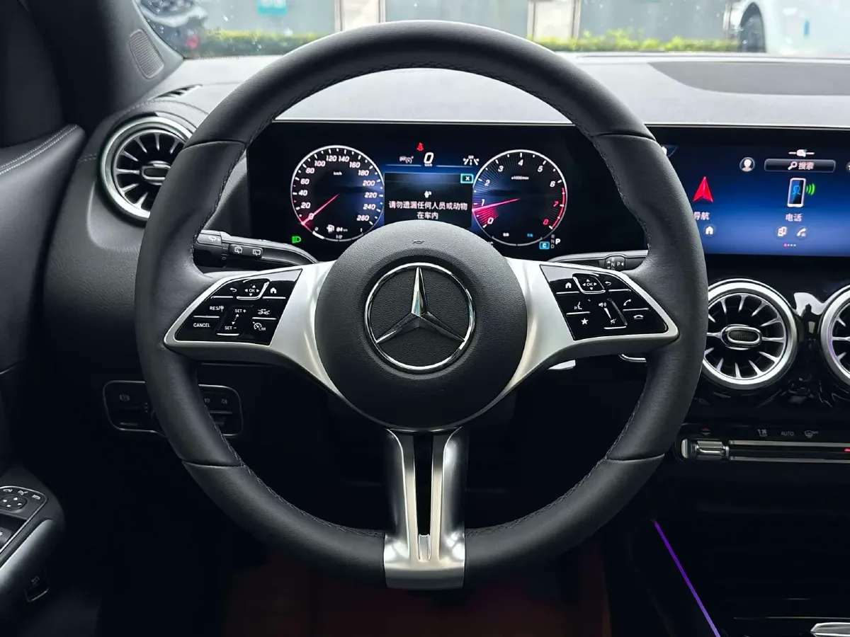 2024 Mercedes-Benz GLA Class 2.0T 190HP L4 8DCT,autocango,china used car exporter,china ev exporter,chinese used car exporter,chinese used ev exporter