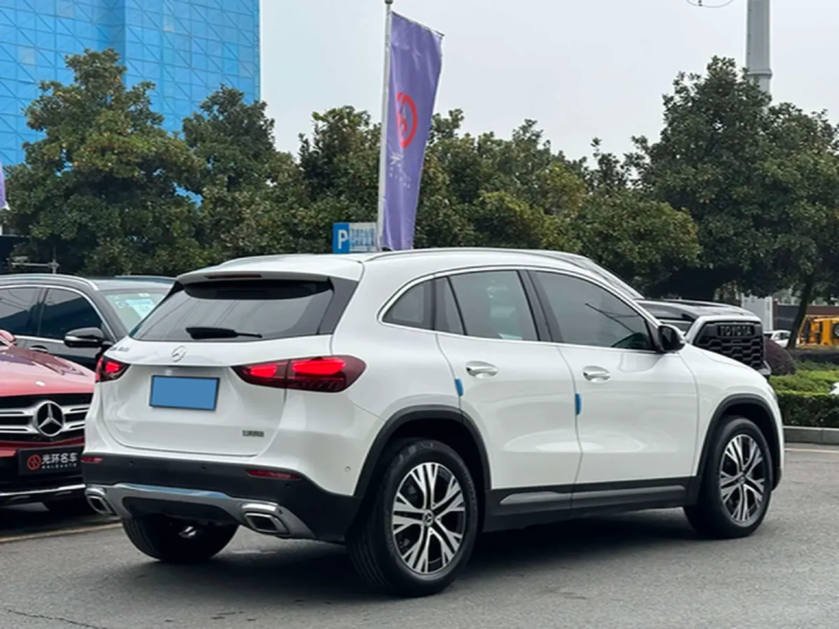 2024 Mercedes-Benz GLA Class 2.0T 190HP L4 8DCT,autocango,china used car exporter,china ev exporter,chinese used car exporter,chinese used ev exporter