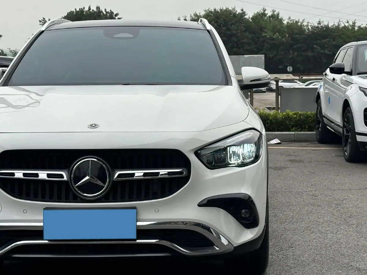 2024 Mercedes-Benz GLA Class 2.0T 190HP L4 8DCT,autocango,china used car exporter,china ev exporter,chinese used car exporter,chinese used ev exporter