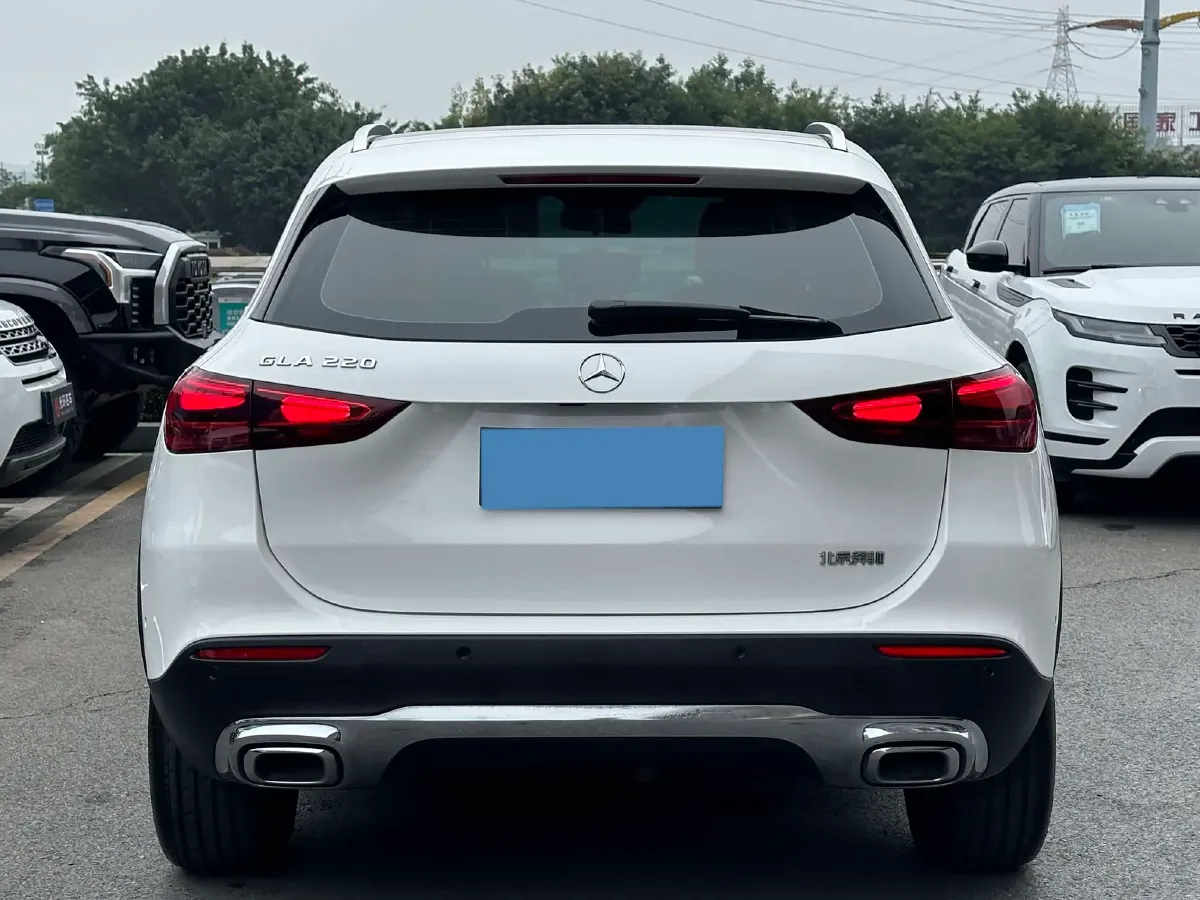 2024 Mercedes-Benz GLA Class 2.0T 190HP L4 8DCT,autocango,china used car exporter,china ev exporter,chinese used car exporter,chinese used ev exporter