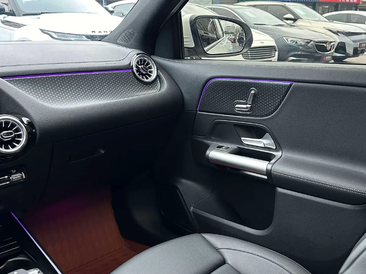 2024 Mercedes-Benz GLA Class 2.0T 190HP L4 8DCT,autocango,china used car exporter,china ev exporter,chinese used car exporter,chinese used ev exporter