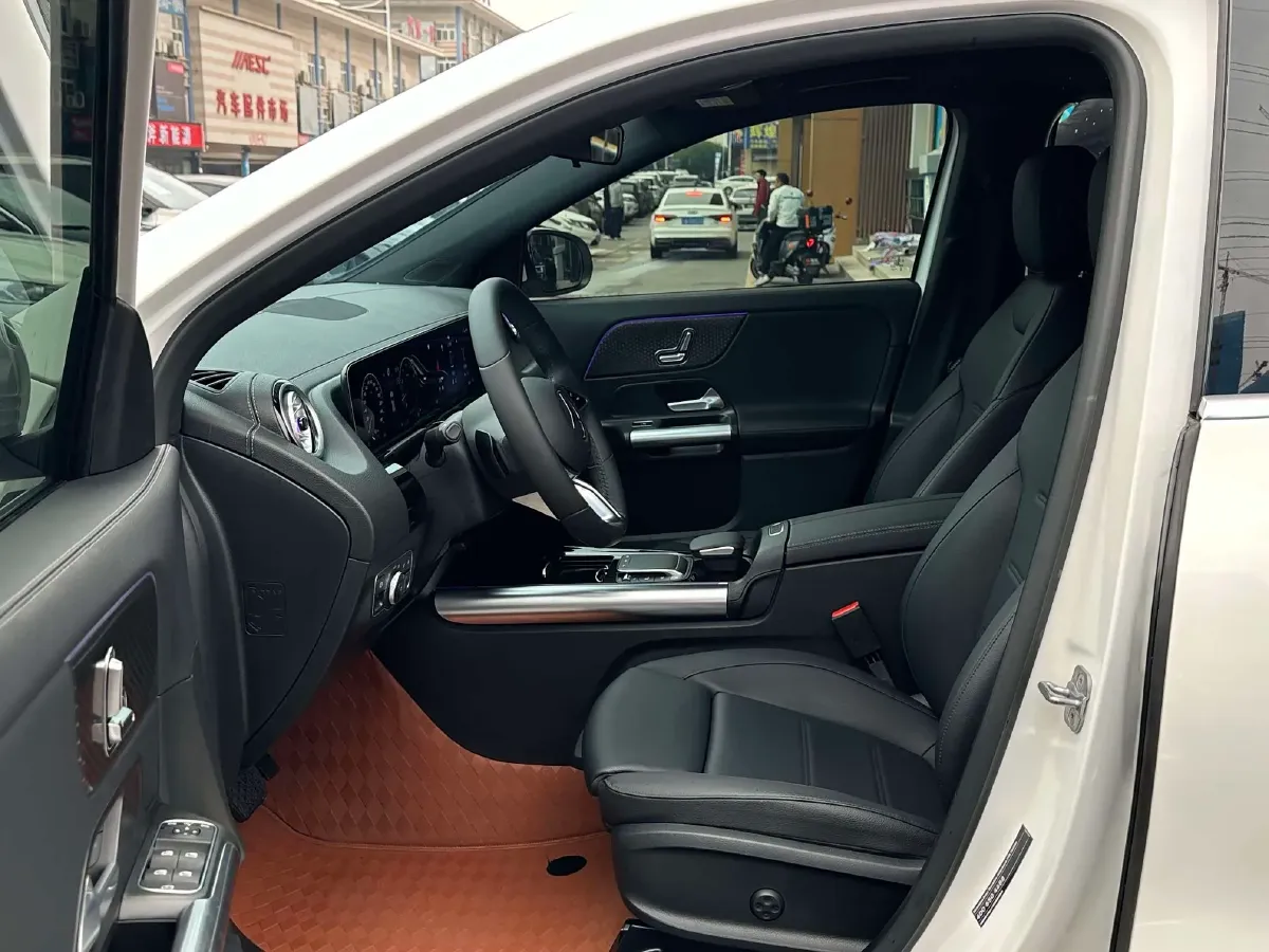 2024 Mercedes-Benz GLA Class 2.0T 190HP L4 8DCT,autocango,china used car exporter,china ev exporter,chinese used car exporter,chinese used ev exporter