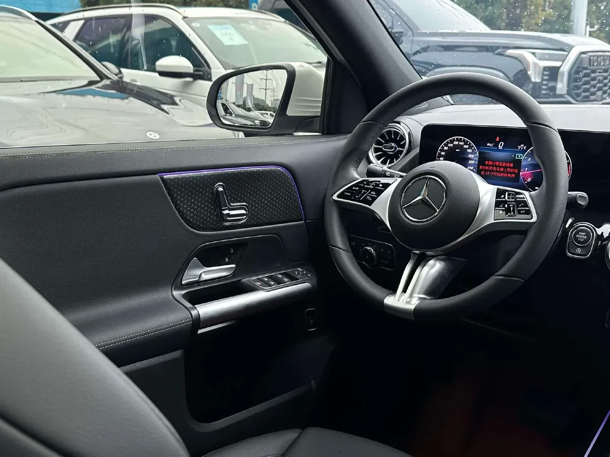 2024 Mercedes-Benz GLA Class 2.0T 190HP L4 8DCT,autocango,china used car exporter,china ev exporter,chinese used car exporter,chinese used ev exporter