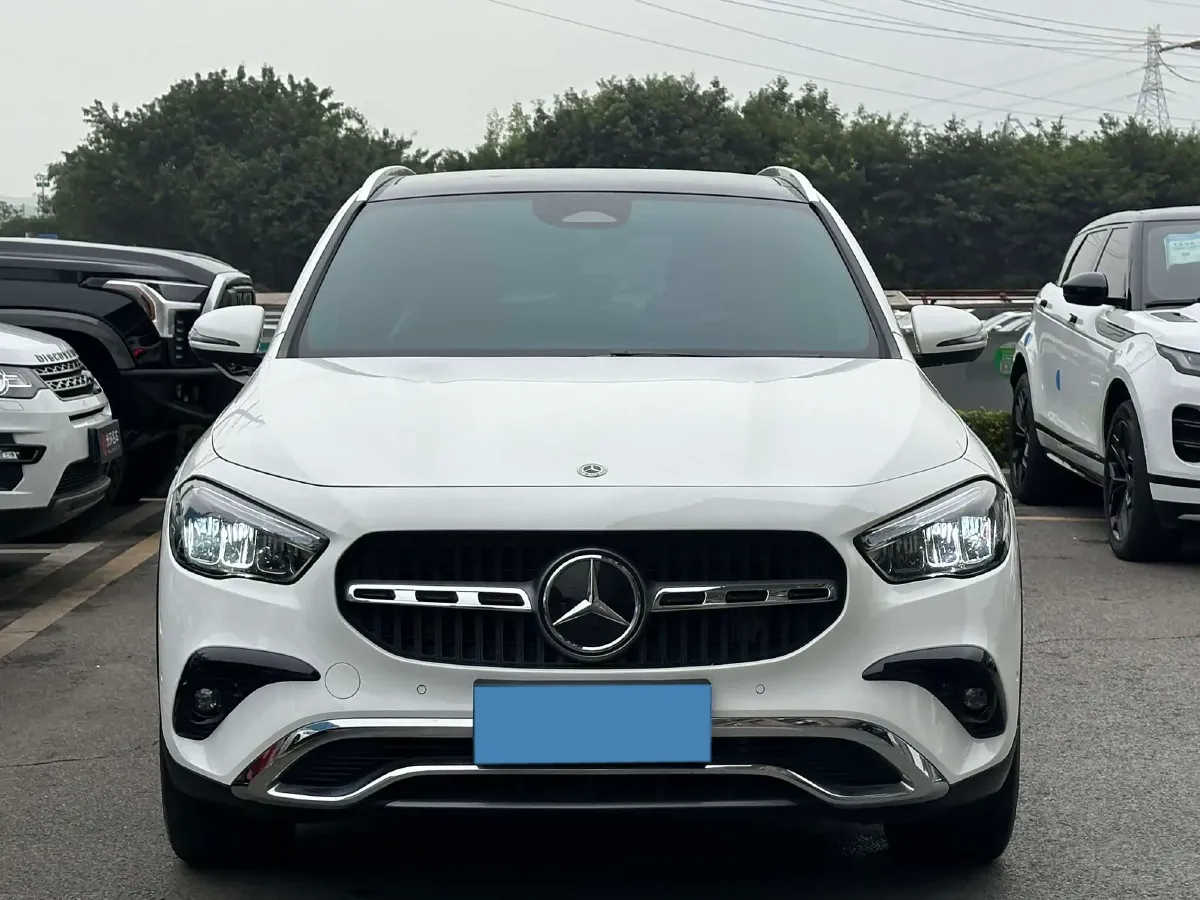 2024 Mercedes-Benz GLA Class 2.0T 190HP L4 8DCT,autocango,china used car exporter,china ev exporter,chinese used car exporter,chinese used ev exporter