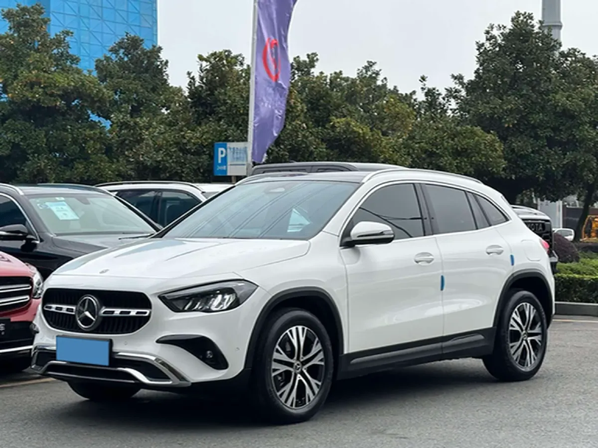 2024 Mercedes-Benz GLA Class 2.0T 190HP L4 8DCT,autocango,china used car exporter,china ev exporter,chinese used car exporter,chinese used ev exporter