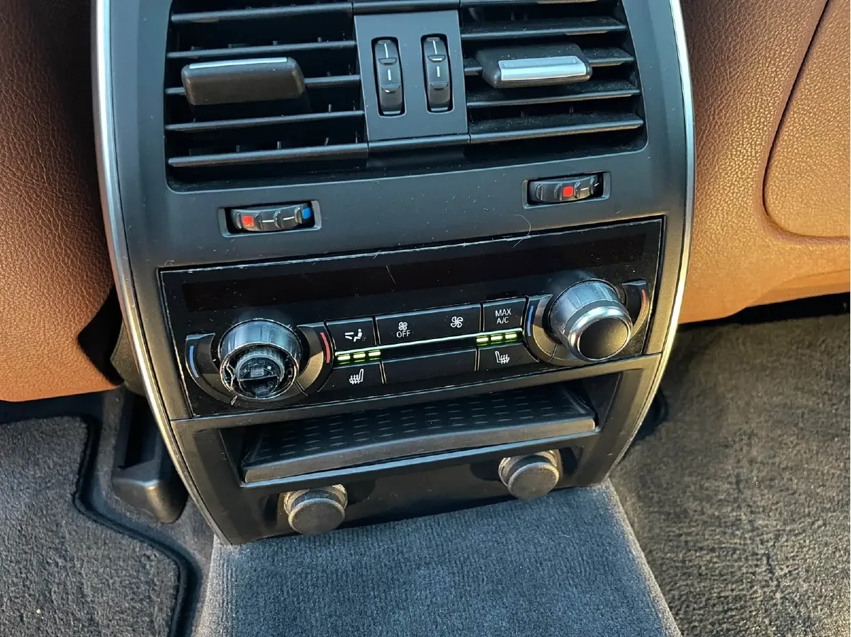 2014 BMW 5 Series GT 3.0T 306HP L6 8AT,autocango,china used car exporter,china ev exporter,chinese used car exporter,chinese used ev exporter