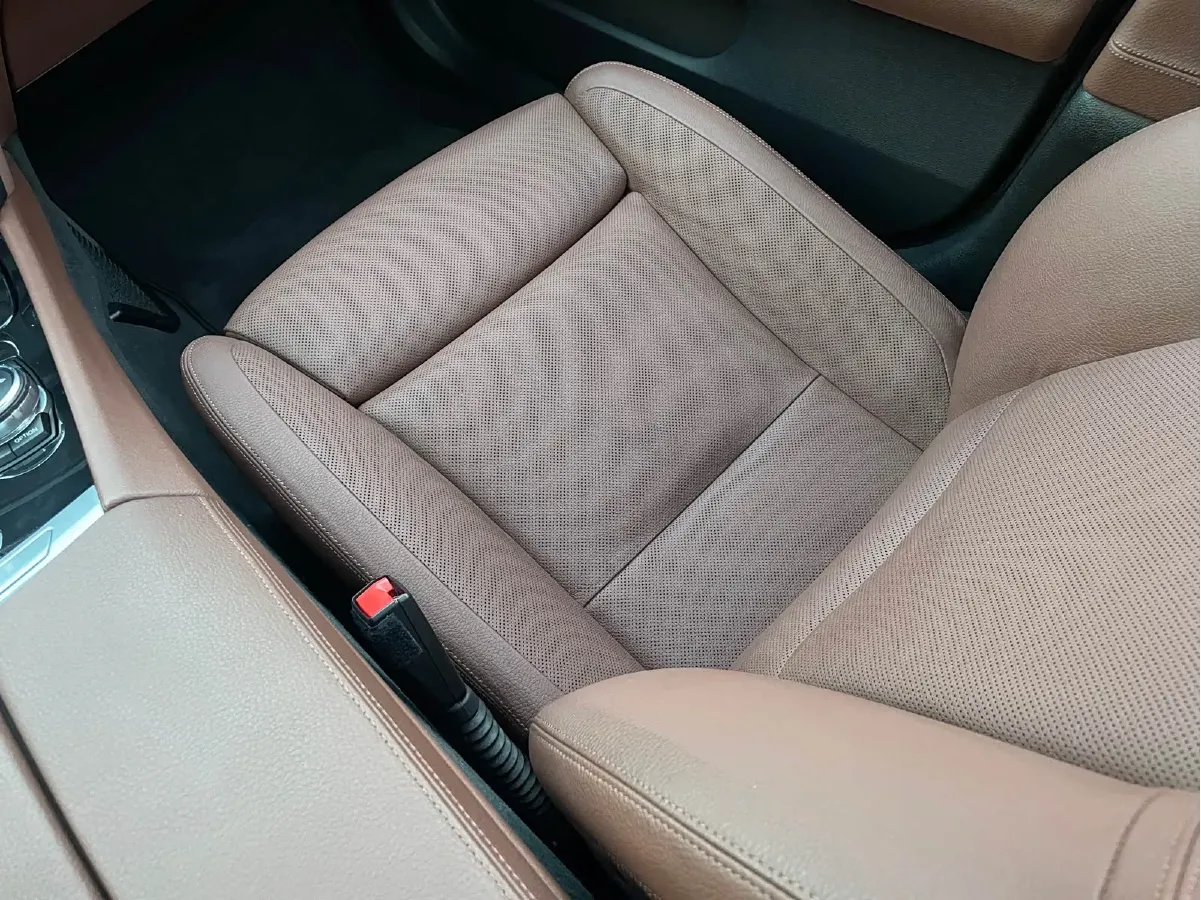 2014 BMW 5 Series GT 3.0T 306HP L6 8AT,autocango,china used car exporter,china ev exporter,chinese used car exporter,chinese used ev exporter