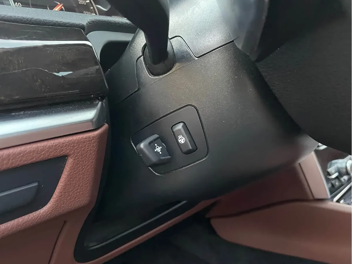 2014 BMW 5 Series GT 3.0T 306HP L6 8AT,autocango,china used car exporter,china ev exporter,chinese used car exporter,chinese used ev exporter