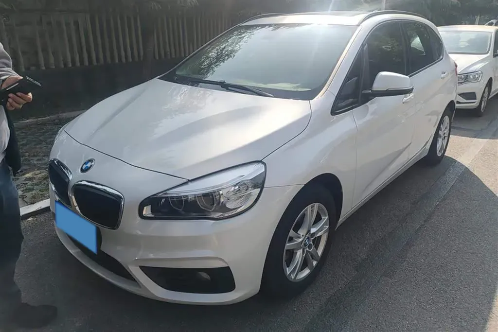 2016 BMW 2 Series Wagon 1.5T 136HP L3 6AT,autocango,china used car exporter,china ev exporter,chinese used car exporter,chinese used ev exporter