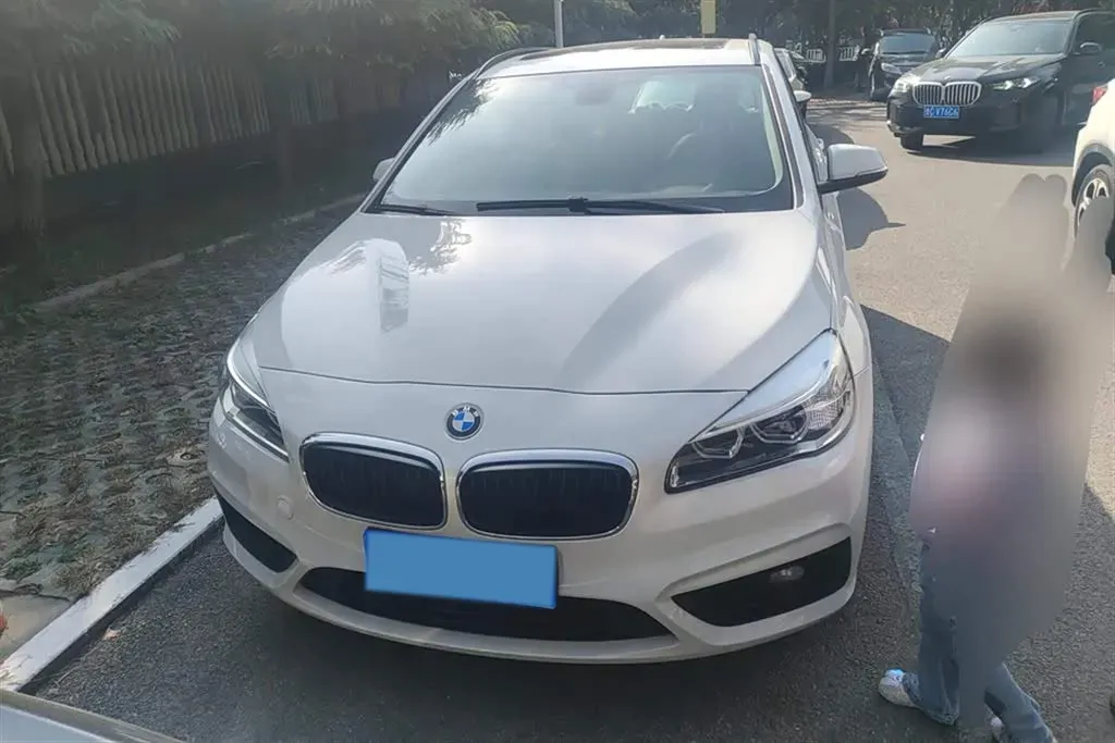 2016 BMW 2 Series Wagon 1.5T 136HP L3 6AT,autocango,china used car exporter,china ev exporter,chinese used car exporter,chinese used ev exporter