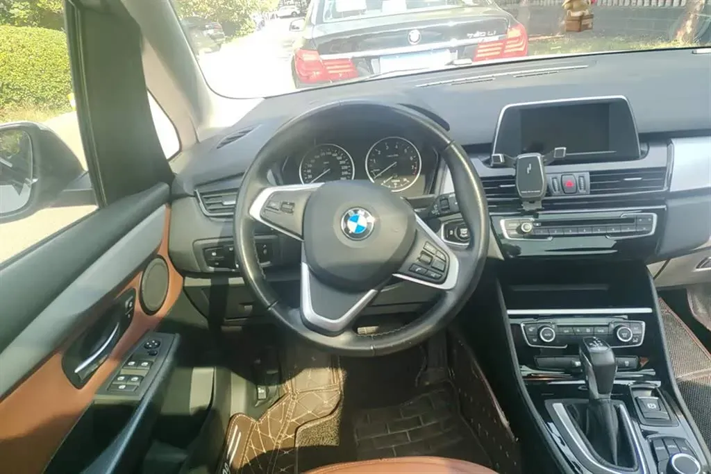 2016 BMW 2 Series Wagon 1.5T 136HP L3 6AT,autocango,china used car exporter,china ev exporter,chinese used car exporter,chinese used ev exporter