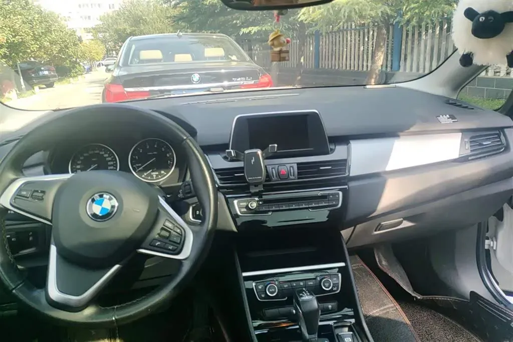 2016 BMW 2 Series Wagon 1.5T 136HP L3 6AT,autocango,china used car exporter,china ev exporter,chinese used car exporter,chinese used ev exporter