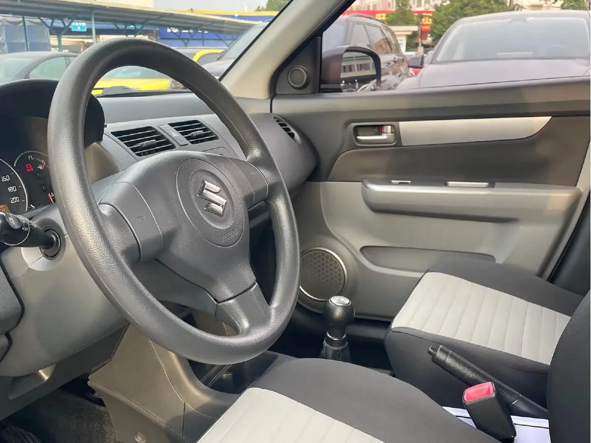 2013 Suzuki Swift 1.3L 91HP L4 5MT,autocango,china used car exporter,china ev exporter,chinese used car exporter,chinese used ev exporter