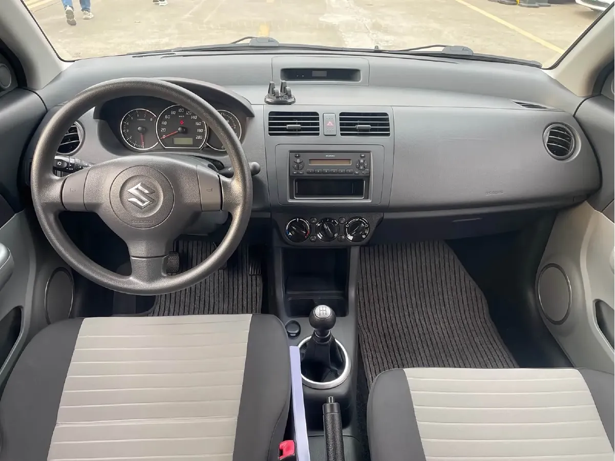 2013 Suzuki Swift 1.3L 91HP L4 5MT,autocango,china used car exporter,china ev exporter,chinese used car exporter,chinese used ev exporter