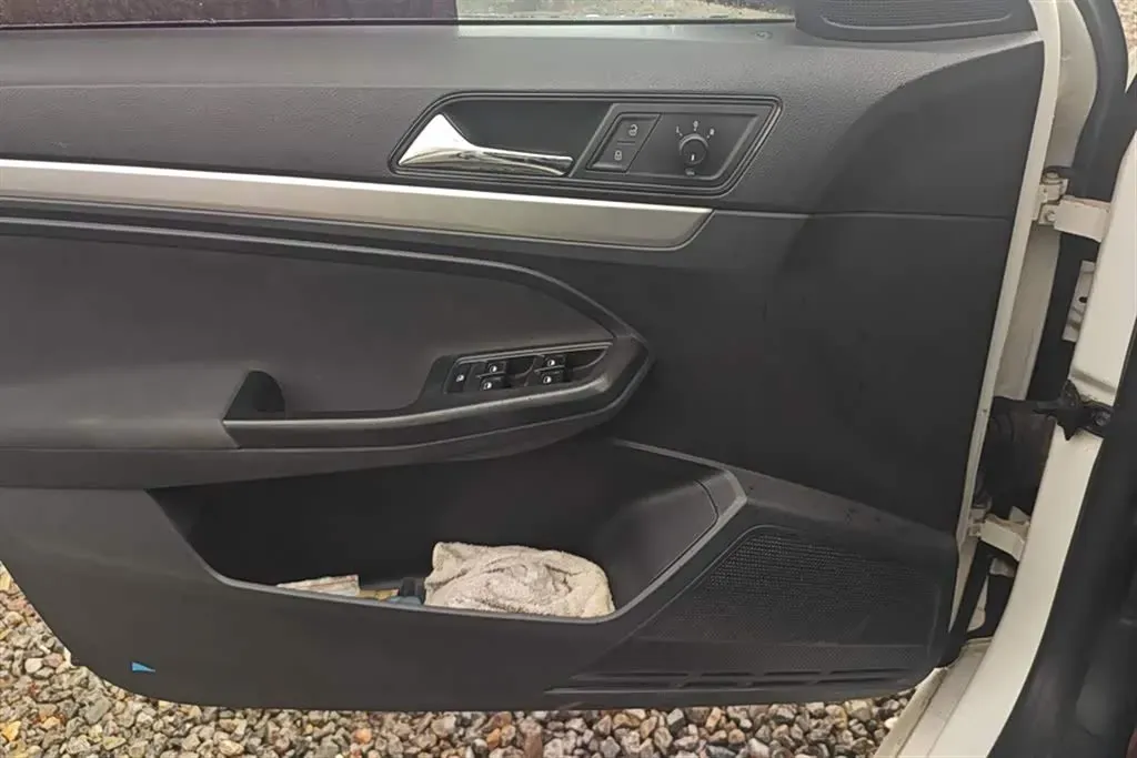 2017 Volkswagen Gran Lavida 1.6L 110HP L4 6AT,autocango,china used car exporter,china ev exporter,chinese used car exporter,chinese used ev exporter