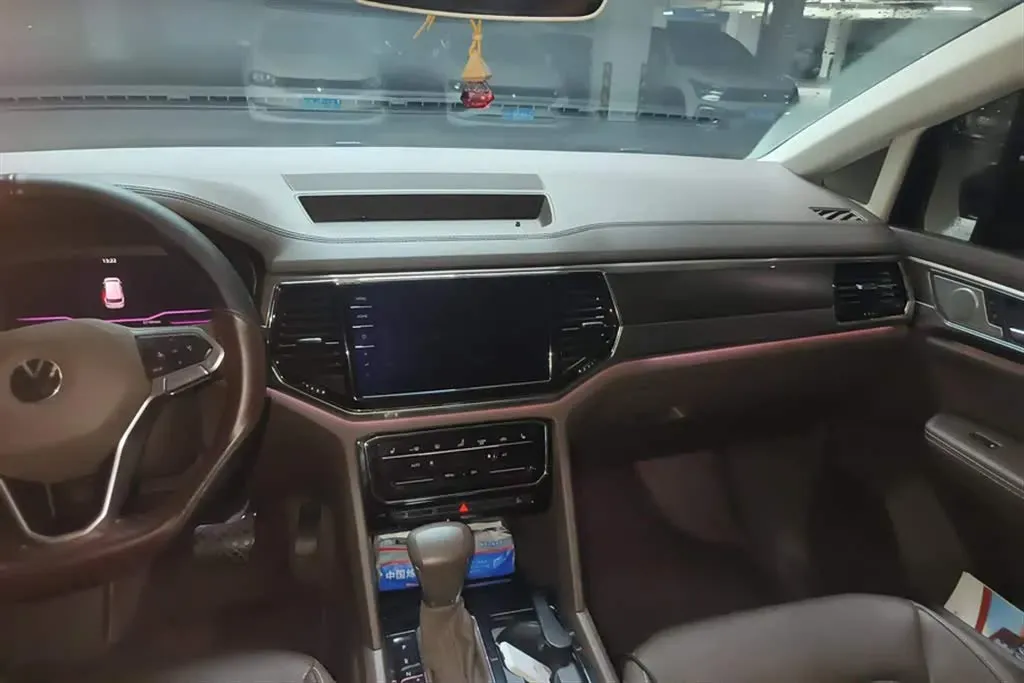 2020 Volkswagen Viloran 2.0T 186HP L4 7DCT,autocango,china used car exporter,china ev exporter,chinese used car exporter,chinese used ev exporter