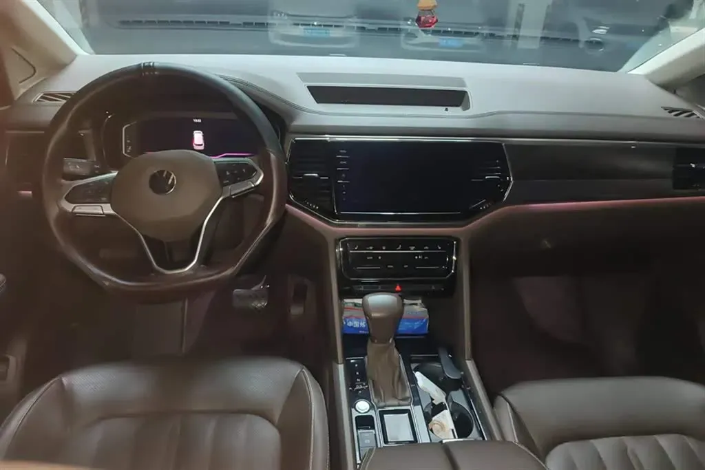 2020 Volkswagen Viloran 2.0T 186HP L4 7DCT,autocango,china used car exporter,china ev exporter,chinese used car exporter,chinese used ev exporter