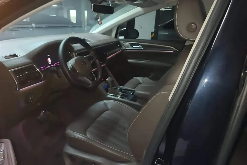 2020 Volkswagen Viloran 2.0T 186HP L4 7DCT,autocango,china used car exporter,china ev exporter,chinese used car exporter,chinese used ev exporter