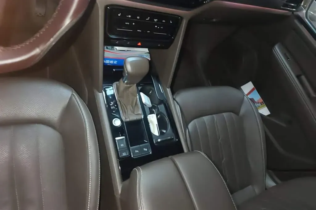 2020 Volkswagen Viloran 2.0T 186HP L4 7DCT,autocango,china used car exporter,china ev exporter,chinese used car exporter,chinese used ev exporter