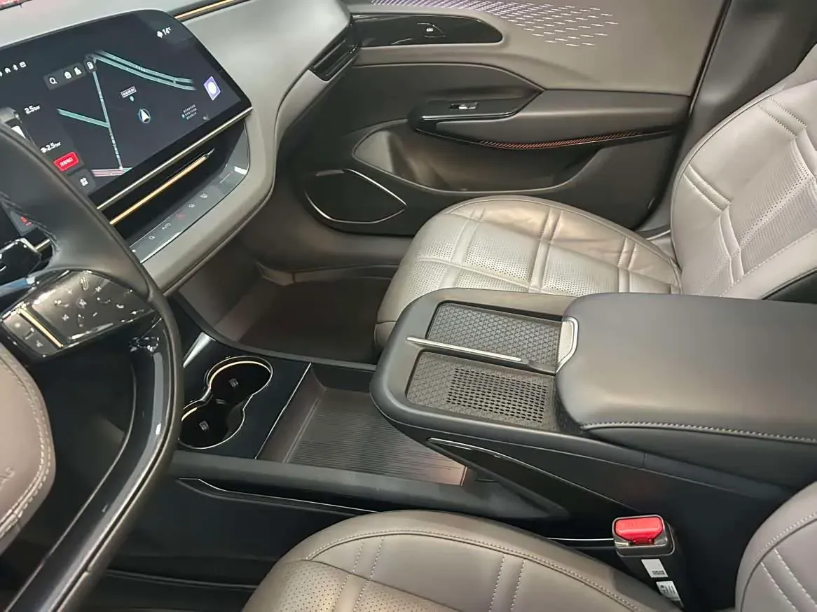 2024 HongQi EH7 BEV 111KWH,autocango,china used car exporter,china ev exporter,chinese used car exporter,chinese used ev exporter